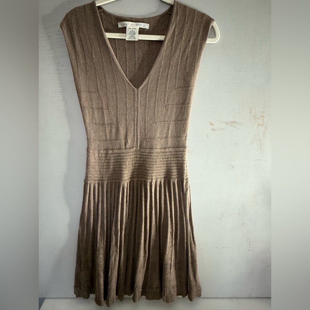 Elegant Brown Sleeveless Dress
